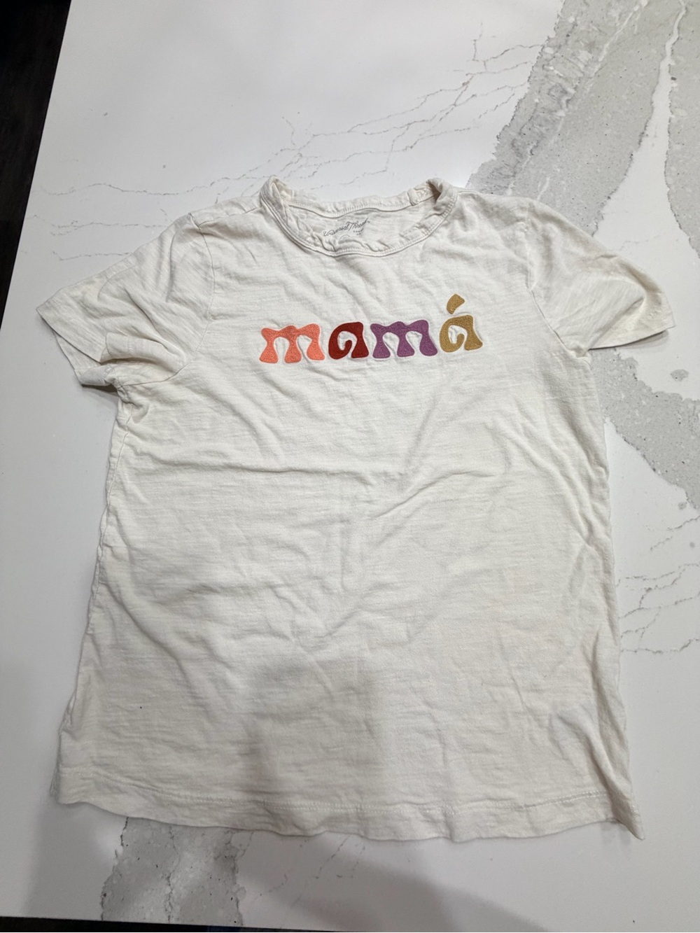 Universal Thread White 'mamá' Rainbow Graphic Tee